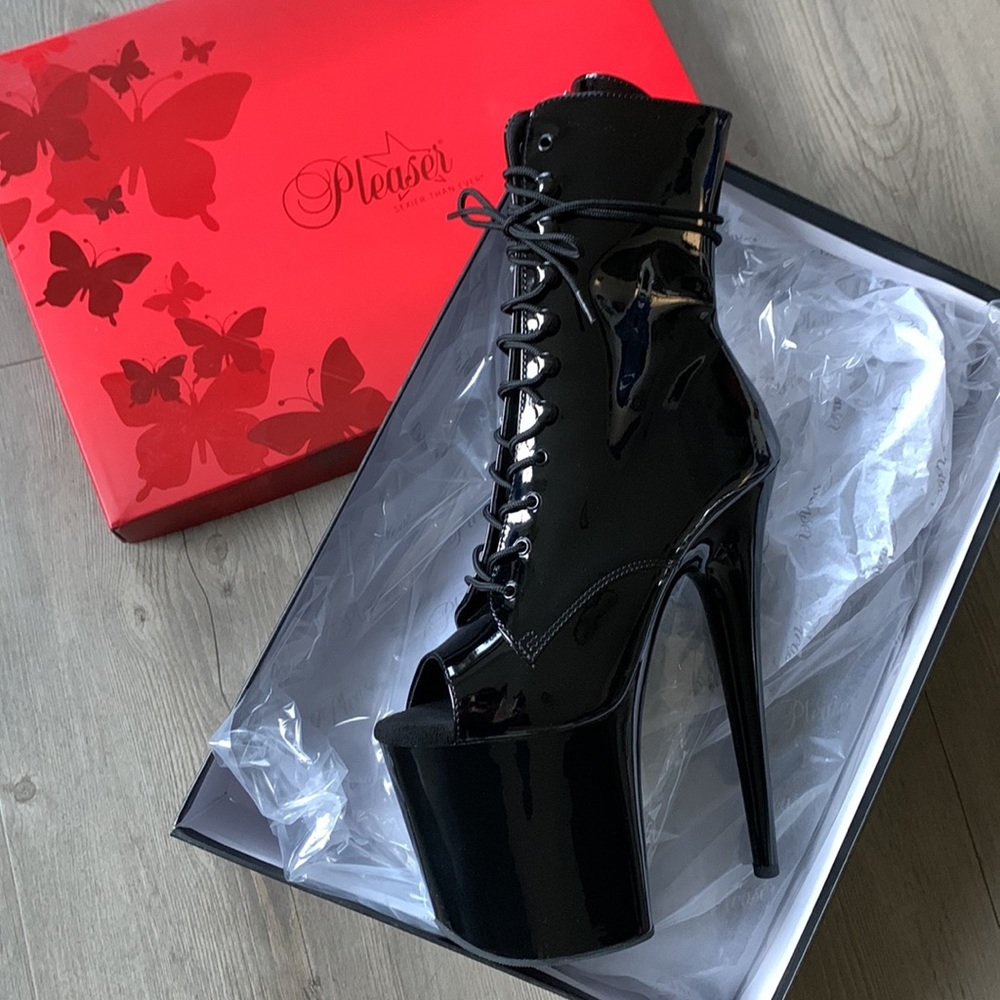 Pleaser Flamingo 1021